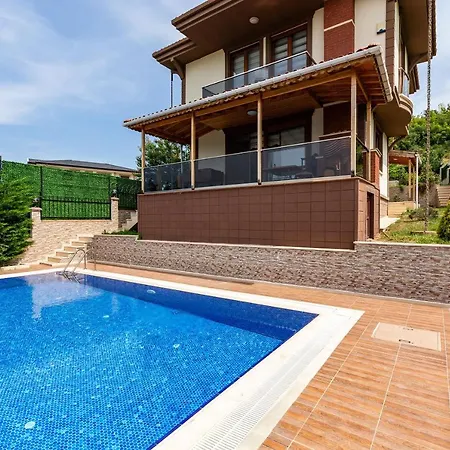 Exceptional Villa With Private Pool And Marvelous View In Sile Istanbul
